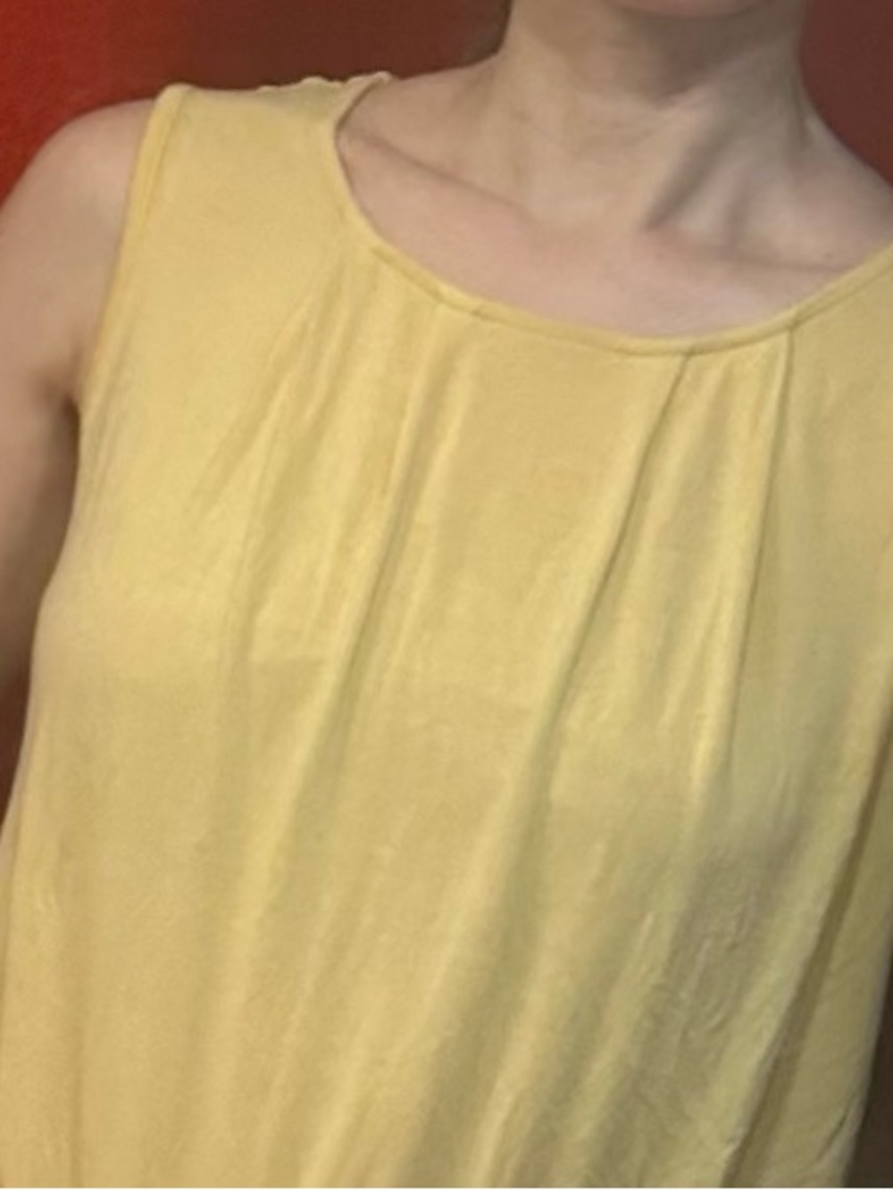 Sleeveless Yellow Pleat-Front Round-Neck Tank Top. KETTLEWELL PIPPA xs